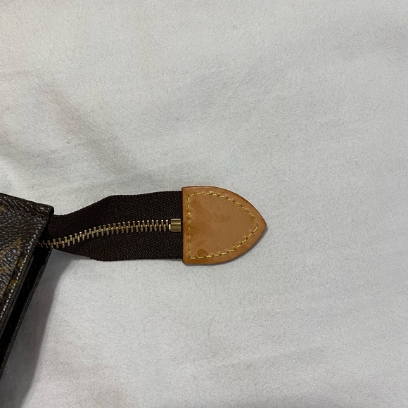 Authentic Louis Vuitton Toiletry Pouch - Picture 6 of 8